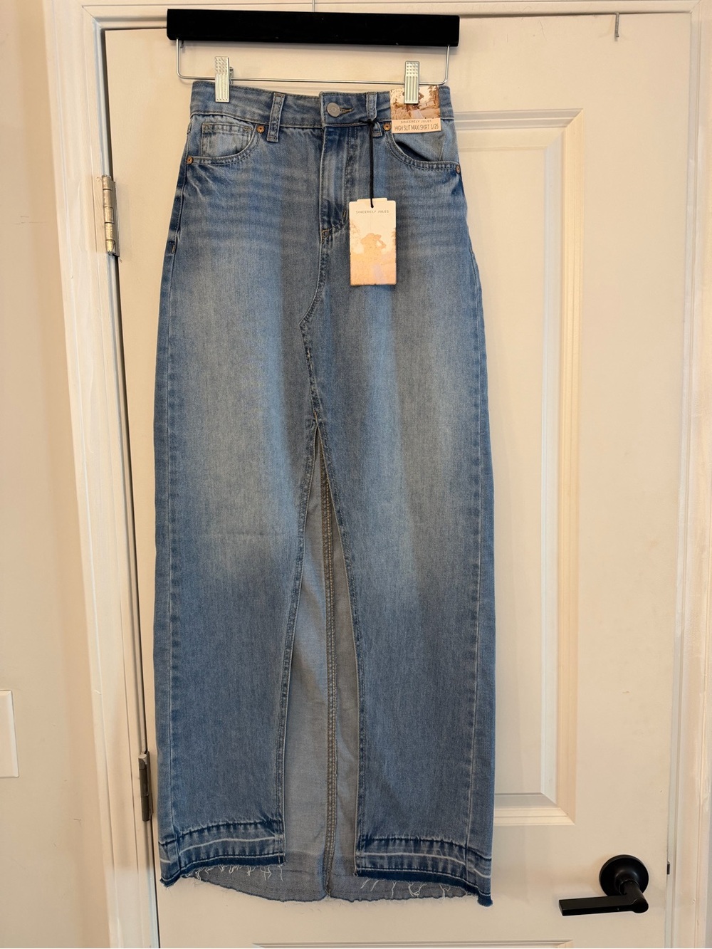 Sincerely Jules Light Blue Denim Maxi Skirt with Front Slit . Size 1 / small 🩷
